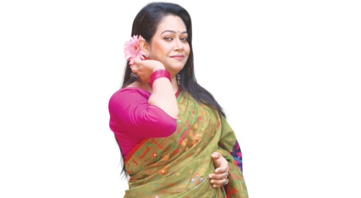 নতুন নতুন গানে আর ডাবিংয়ে ব্যস্ত সুজানা রূপা